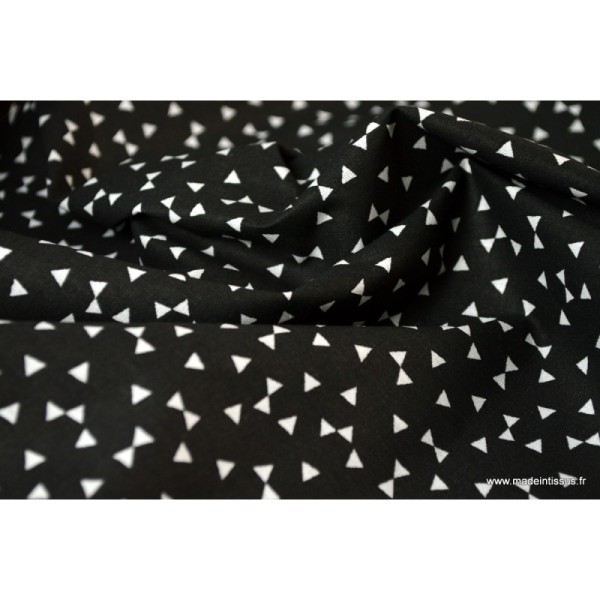 Tissu 100% coton dessin triangles noir. - Photo n°4