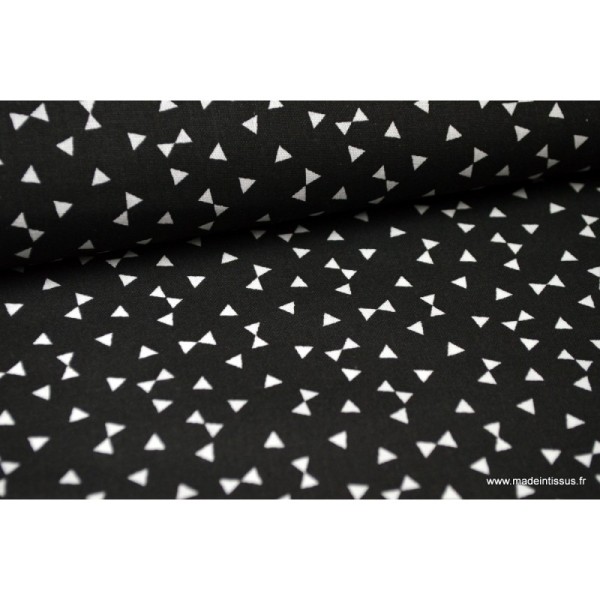 Tissu 100% coton dessin triangles noir. - Photo n°1