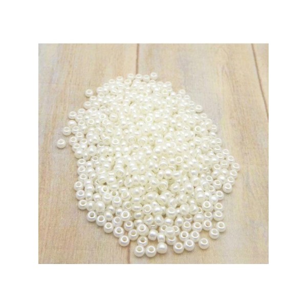 Perles de rocaille nacre  2,5mm - 9/0 ivoire blanc nacré laiteux 10g - Europe - Photo n°1