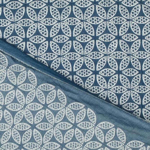 Tissu chambray brodé fleuri - Bleu & blanc - Photo n°4