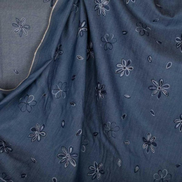 Tissu chambray brodé fleuri hippy - Bleu & bleu ciel - Photo n°3