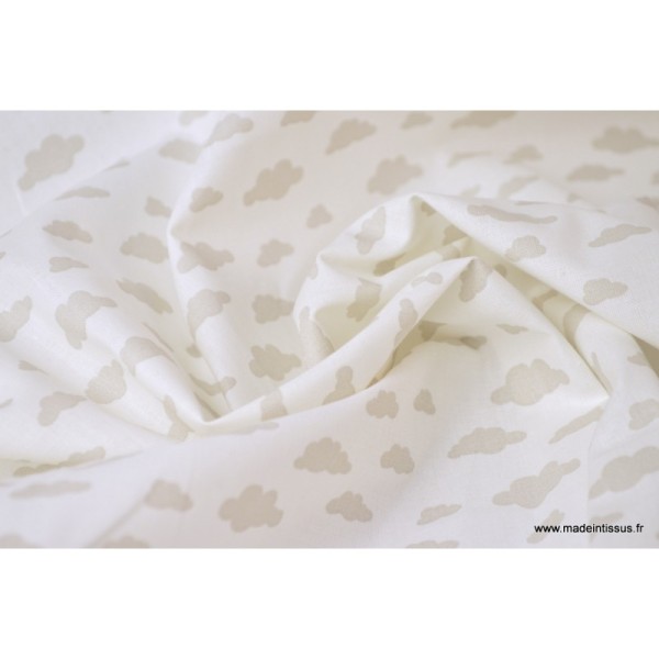 Tissu 100%coton dessin nuages beige sur fond blanc - Photo n°4