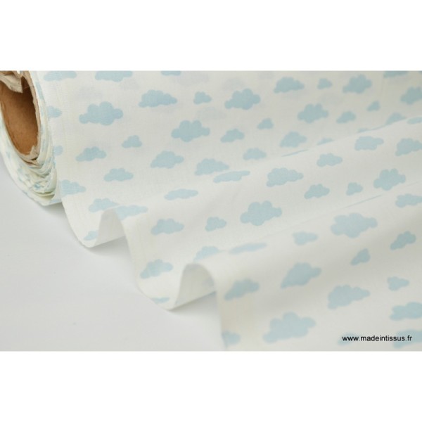 Tissu 100%coton dessin nuages bleu glacier sur fond blanc - Photo n°2
