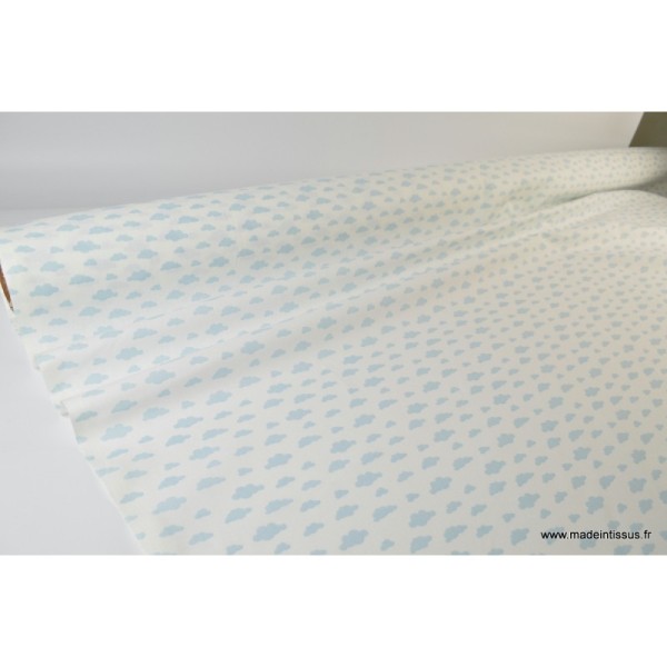 Tissu 100%coton dessin nuages bleu glacier sur fond blanc - Photo n°3