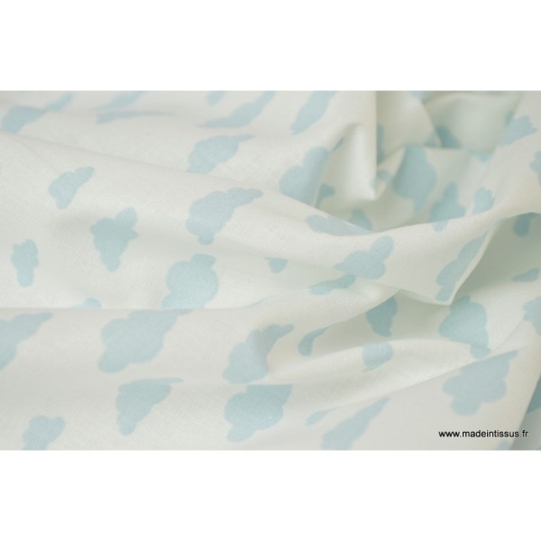 Tissu 100%coton dessin nuages bleu glacier sur fond blanc - Photo n°4