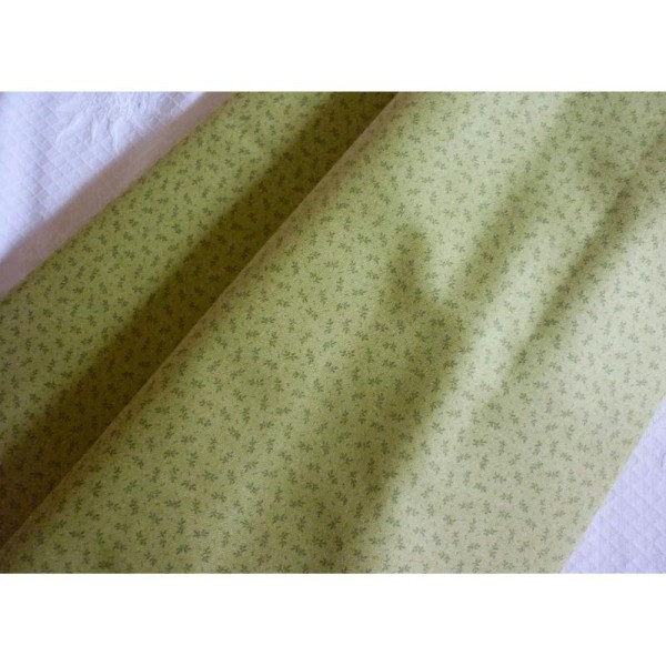 Tissu feuille patchwork coton faux uni vert amande 25 X 110 cm - Photo n°2