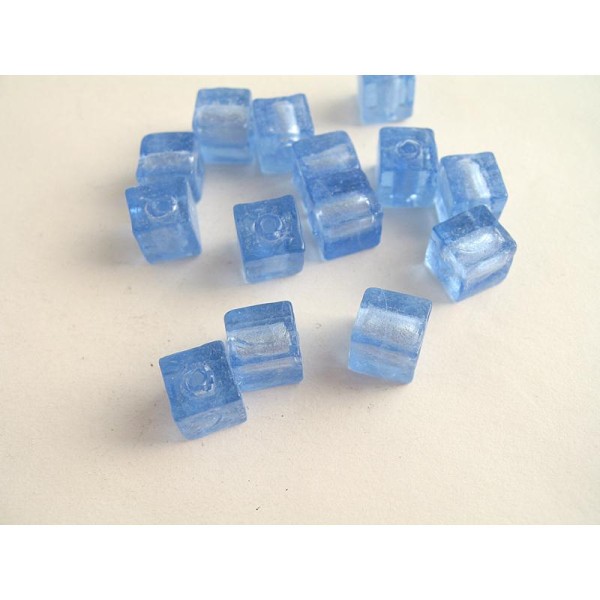 10 Perles en verre artisanal cube bleu argent 8mm - Photo n°1