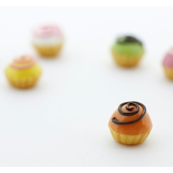 Cupcake Miniature Abricot En Pâte Fimo - Décoration Gourmande En Pâte Polymère - Photo n°1