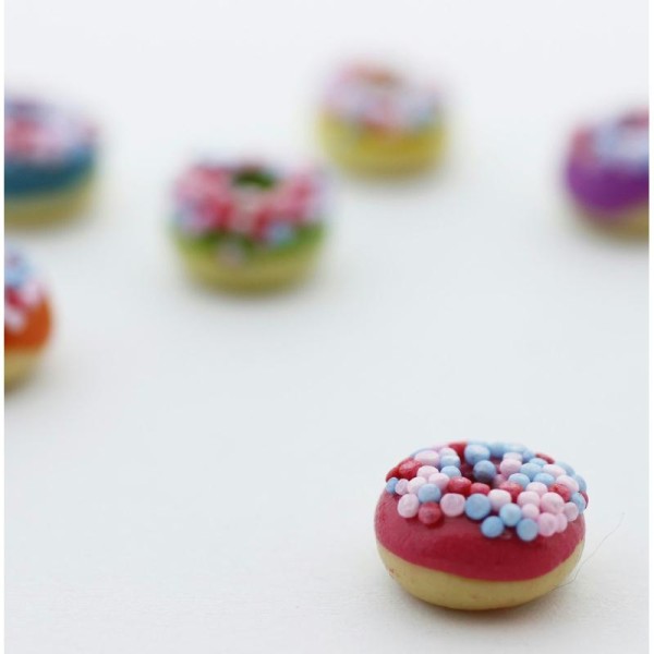 Donut Framboise Miniature Fimo 1cm - Création Gourmande Pâte Polymère - Photo n°1