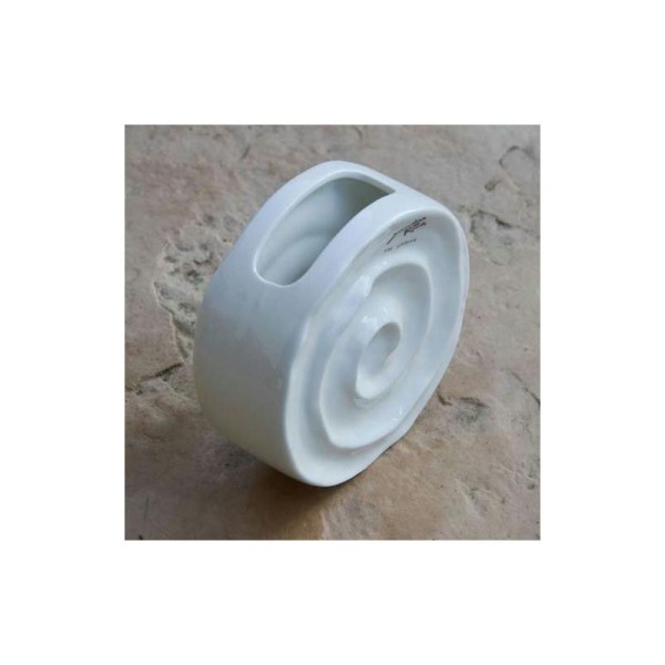 Grand vase spirale  en porcelaine blanche Sandra Rich  - Diamètre : 18 cm Epaisseur : 7 cm - Photo n°1