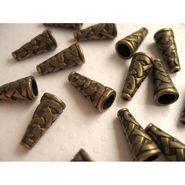 12 Coupelles cône gravées métal bronze 18x8mm - Photo n°1