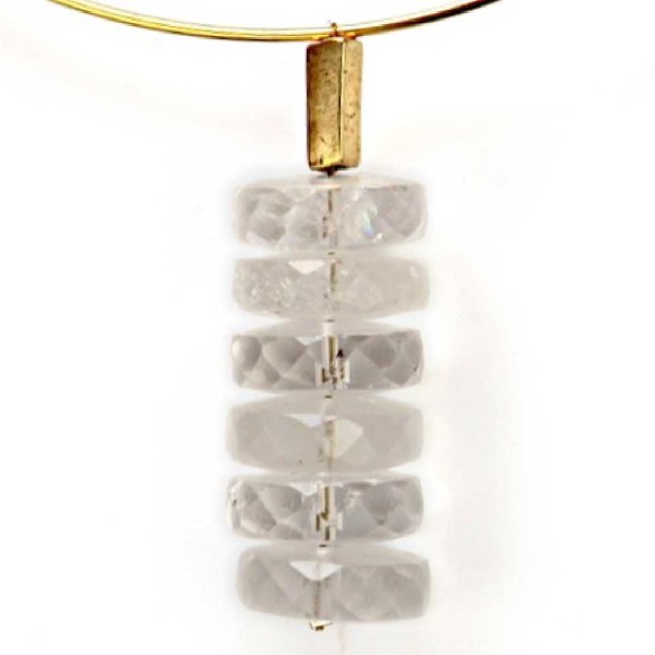 Collier cerceau et pendentif en perles de cristal facetées. - Photo n°3