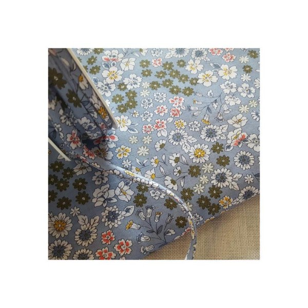 Tissu Fleuri 100% Coton, Coloris Bleu-Gris - 10 X 110 cm - Photo n°2