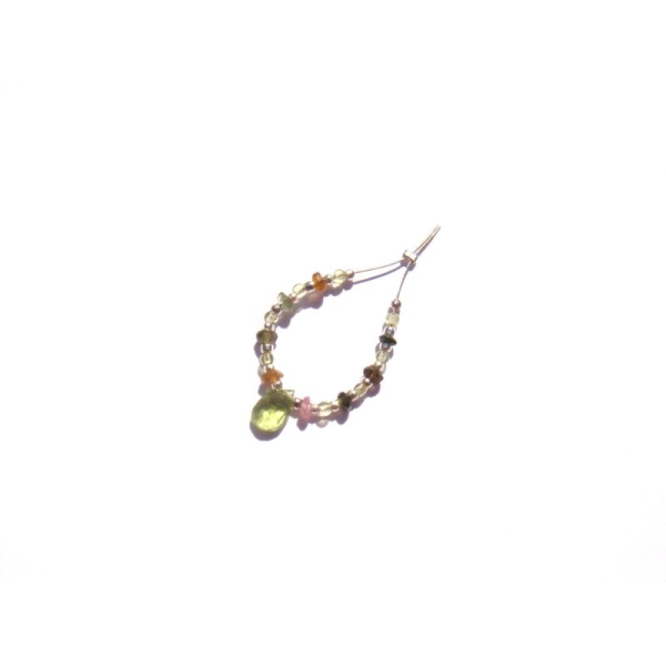 Péridot / Tourmaline : MICRO goutte facettée 8 MM x 5 MM et ses perles - Photo n°1