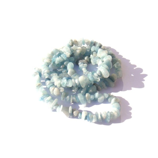 Aigue Marine : 20 Perles chips 6/9 MM de diamètre environ - Photo n°1