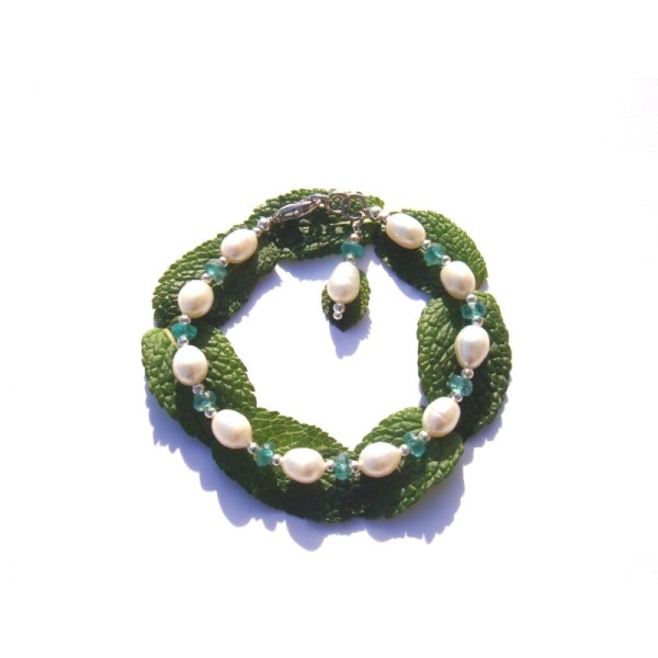 L'Eau Sacrée : Perles d'Eau Douce et Apatite qualité fine 18 CM max - Photo n°1