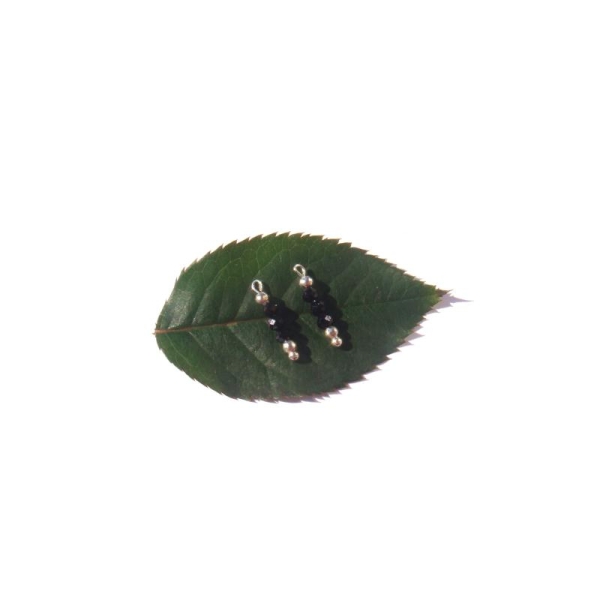 Spinelle Noir : 2  MICRO breloques 18 MM de hauteur x 3 MM - Photo n°1