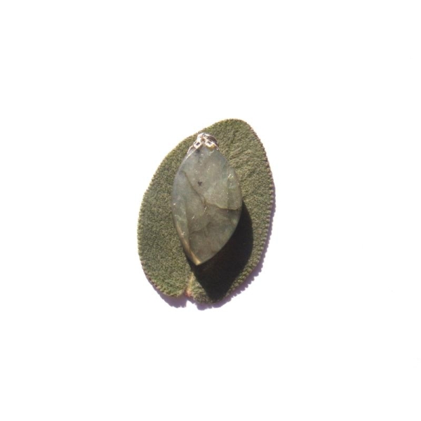 Labradorite : Pendentif fait main 4,2 CM de hauteur x 1,9 CM - Photo n°4
