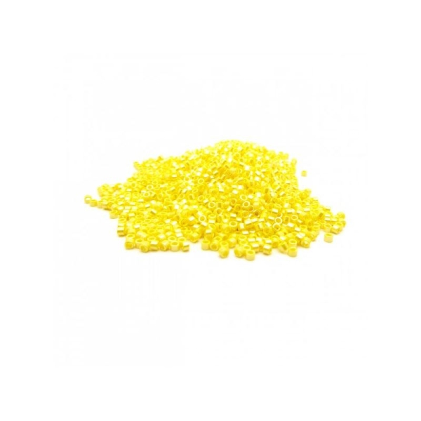 Perles miyuki delica 11/0 jaune opaque lustre ref DB1562 par 10g - Photo n°1
