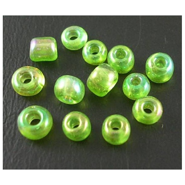 100 perles de rocaille en verre 4MM vert - Photo n°1