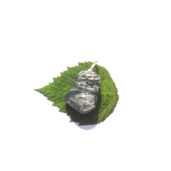 Séraphinite : Pendentif pierre roulée 3,4 CM de hauteur x 1,8 CM - Photo n°1