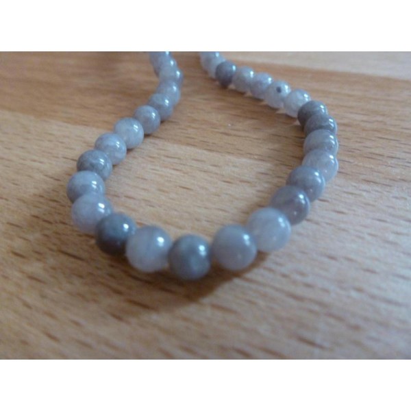 25 Perles De Jade Rondes - 4mm  Gris - Photo n°1