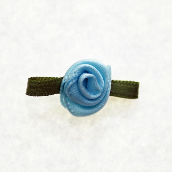 Fleur avec Feuille en Ruban : Embellissement Fleur en Satin - Bleu - Lot de 20 - Photo n°1