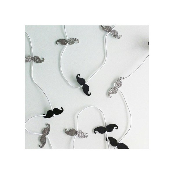 Guirlande De 2 Mètres Composée De 14 Moustaches Noir Et Argent Pailleté Sur Cordon Blanc - Photo n°1