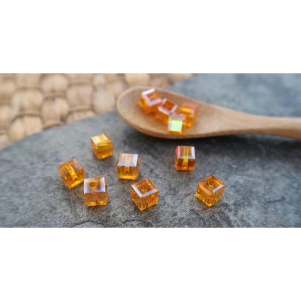 5 mm, Perles en verre intercalaires cube petits carré en verre orange reflets irrisés, 10 pcs - Photo n°2