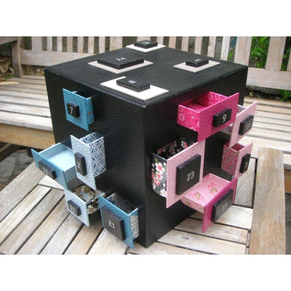 Calendrier de l'avent à monter soi-même - 24 cubes à décorer x1 - Perles &  Co