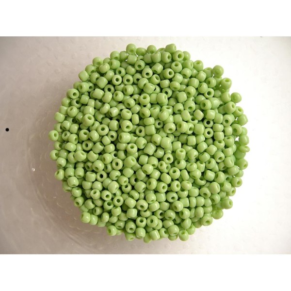 10G Perles rocaille vert opaque 8/0 (3mm) - Photo n°1