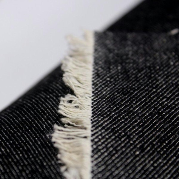 Tissu denim noir épais - Photo n°1