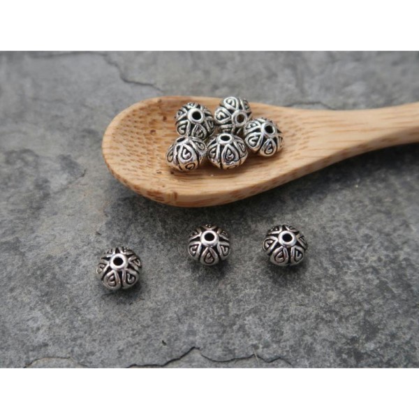Perles rondes de 6 mm en métal argenté pétales de fleurs métal argenté, 10 pcs - Photo n°1