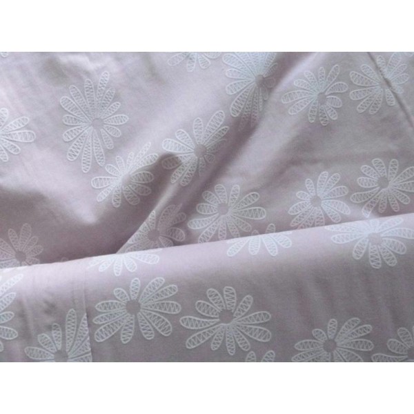 Tissu voile de coton rose poudré  fleur blanche - Photo n°1