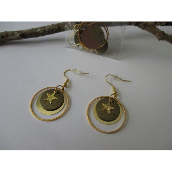 Kit boucles d'oreilles anneaux dorés et sequin bronze - Photo n°1