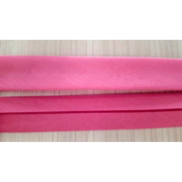 2m Biais rose bonbon 20mm replié , polyester et coton - Photo n°1