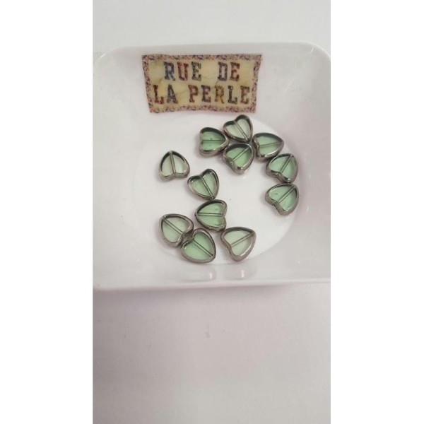 12 Perles en verre cœur , contour métalisé , vert clair et argenté - Photo n°1