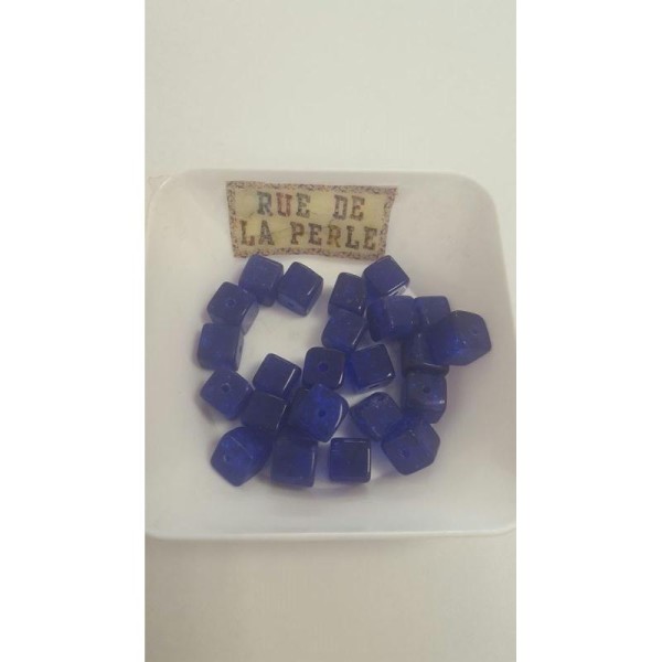 24 Perles en verre craquelé carré bleu roi , 8mm - Photo n°1