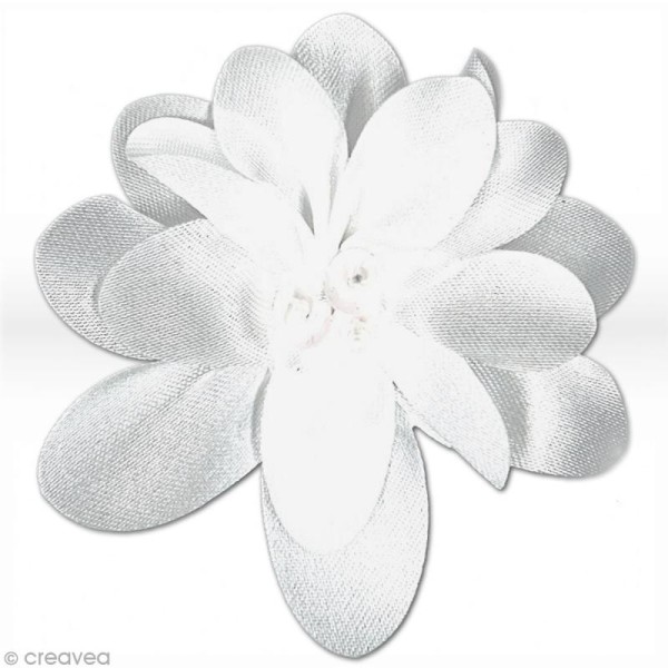 Motif thermocollant Les mariés - Fleur - Pâquerette en satin blanc - 6,2 x 6,2 cm - Photo n°1