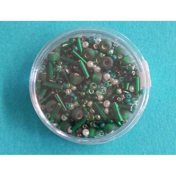 Perles de rocaille vert foncé - Photo n°1