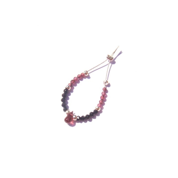 Grenat, Spinelle : MICRO briolette facettée 5 x 3 MM et ses 20 MICRO perles - Photo n°1