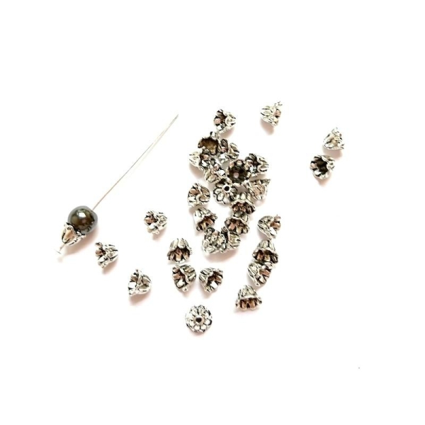 100 Coupelles Forme Fleur Argent vieilli, à Perles de Diamètre: 8mm-12mm - Photo n°1