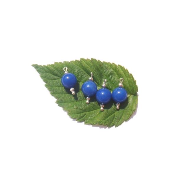 Jade teinté bleu : 4 MICRO breloques 16 MM de hauteur x 8 MM - Photo n°1
