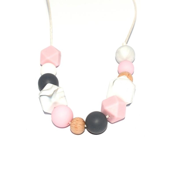 Collier d'allaitement avec perles en bois, silicone gris, rose clair, et marbré - Photo n°1