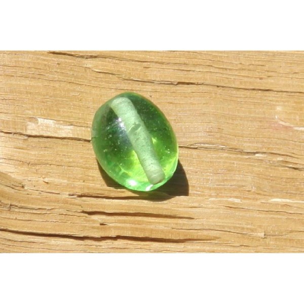 Perle en verre ovale verte de 20 mm - Photo n°1