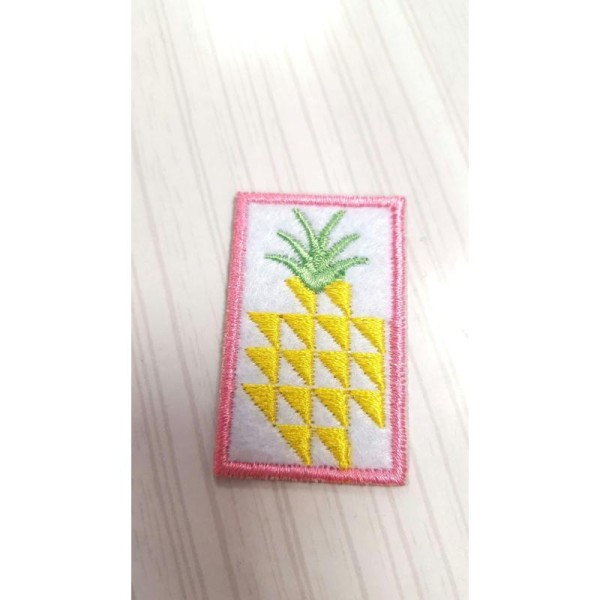 Thermocollant ananas - 25x40mm - ecusson à coudre - 28 - Photo n°1