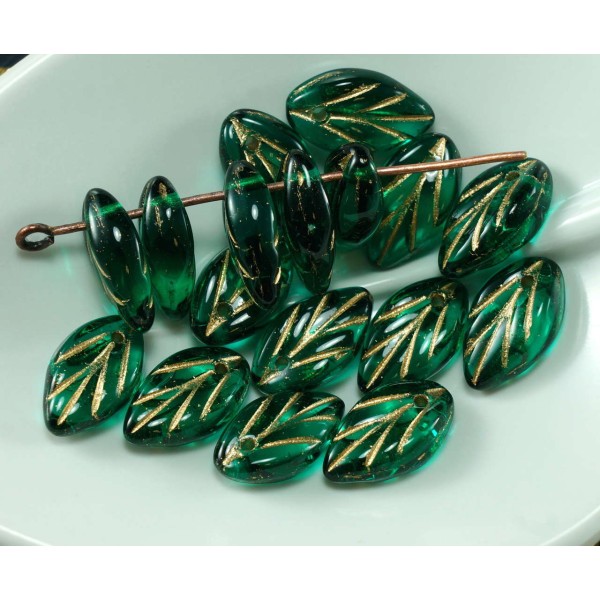 Vert émeraude en Or Doublé de Verre tchèque Plat Sculpté de Feuilles de Perles 11mm x 6mm 20pcs - Photo n°1