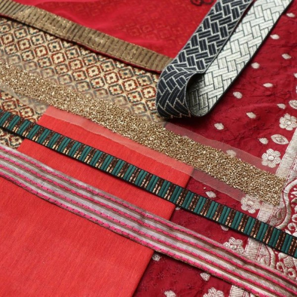 Assortiment de textiles indiens - Rouge Bindi - Photo n°1