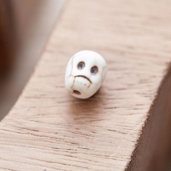 Perle de Gemme Petite Tête de mort - Skull 10mm Blanc x 12 - Photo n°1