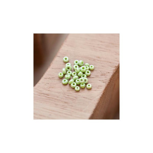 Perle de Rocaille 2mm Verre Vert Anis Nacré x 300 - Photo n°1